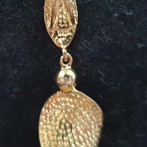 Gold Plated 925 Sterling Silver Simple Curved Leaf Pendant Necklace - Picture 8 of 9